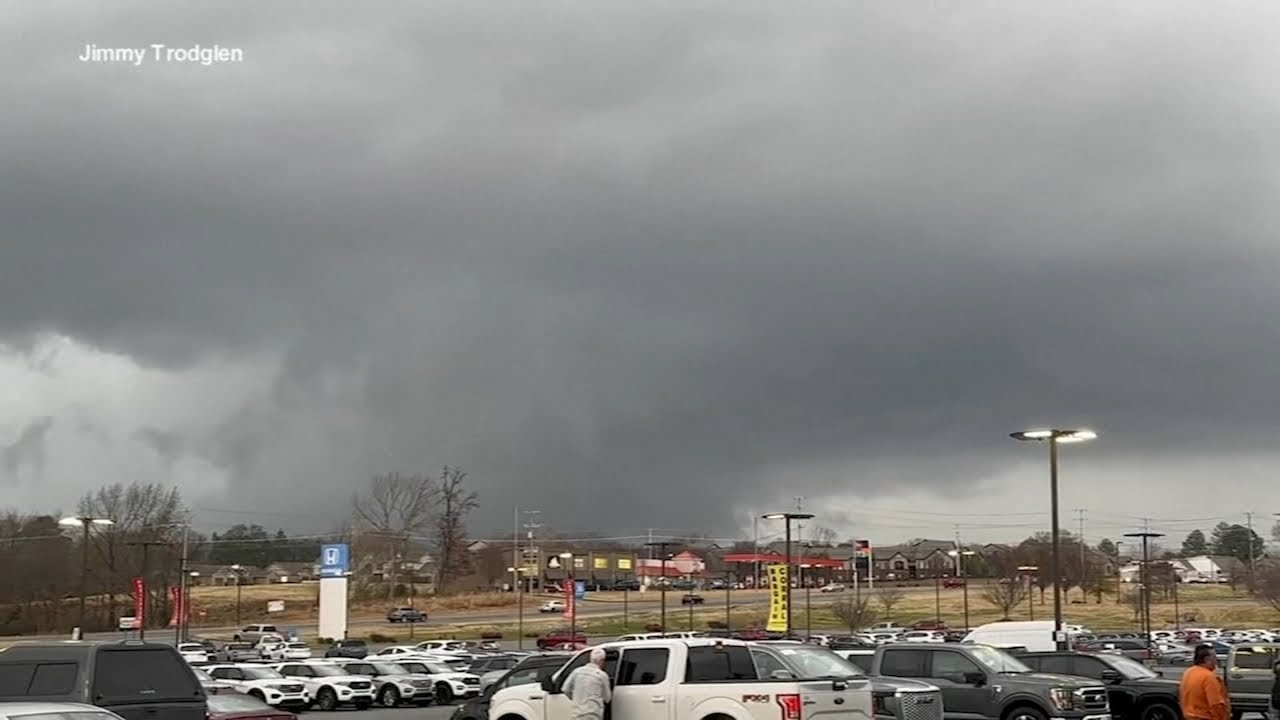 Tennessee residents clean up after severe storms kill 6 people, damage ...