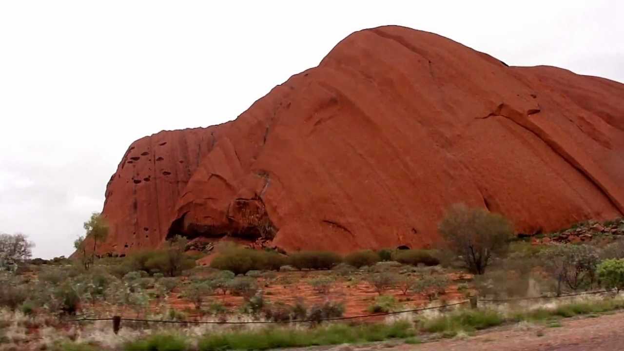 Uluru（Ayers Rock）　　Uluru base walk