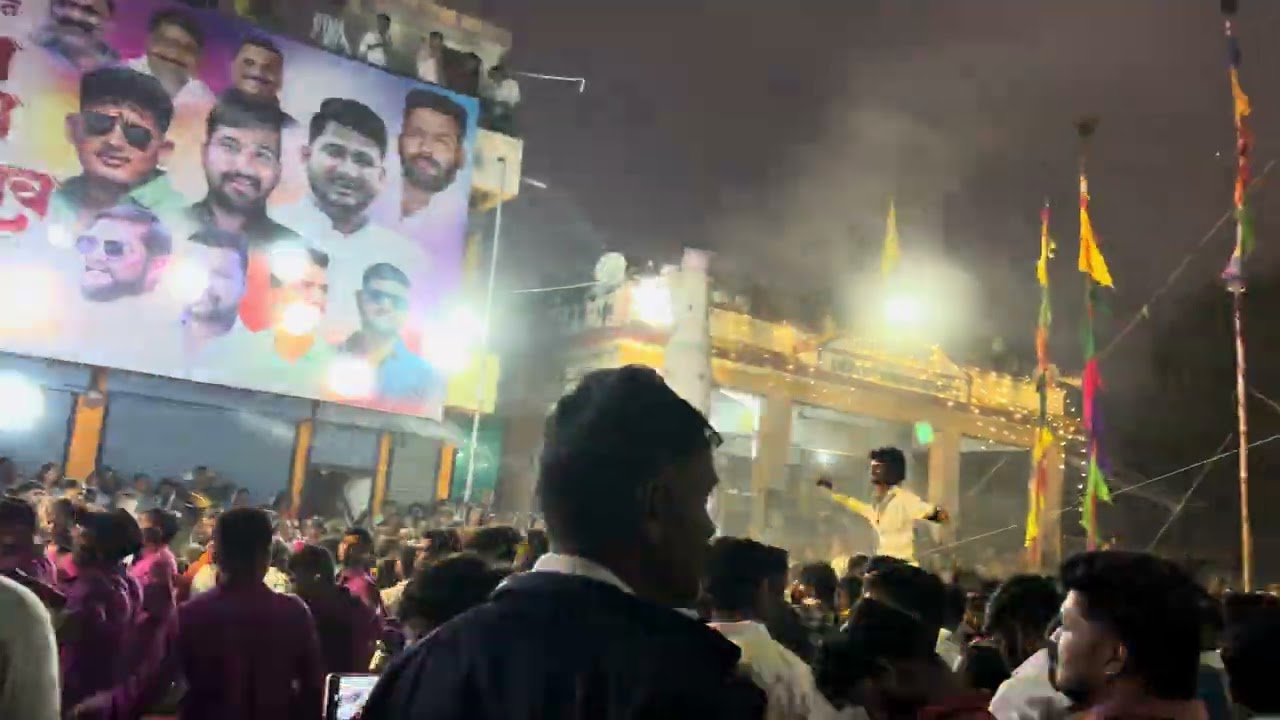 आदिवासी song..   Suryanarayan band umrane खतरनाक वाजवल.  