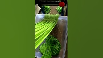 Thumbnail of Membuat mie pelangi warna hijau dari sayur