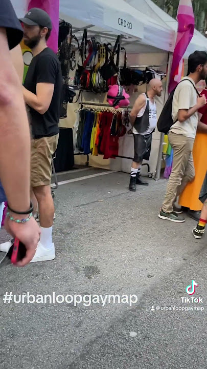 fiesta  Gay del Barrio Eixample #gayparty  #barcelonagay #gaylespoint #urbanloopgaymap