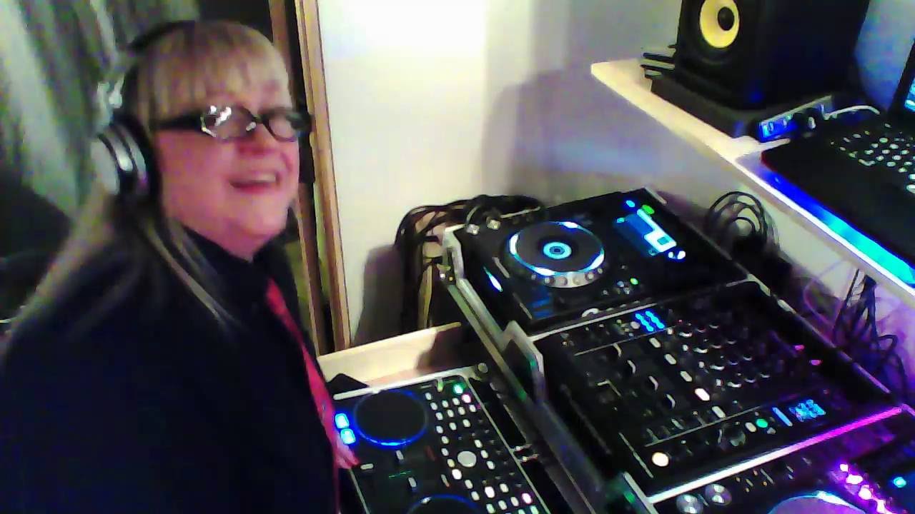 саваж 44 2020. слушать музыку dj val. евродэнс dj val. Dj val картинки. диджей вал.