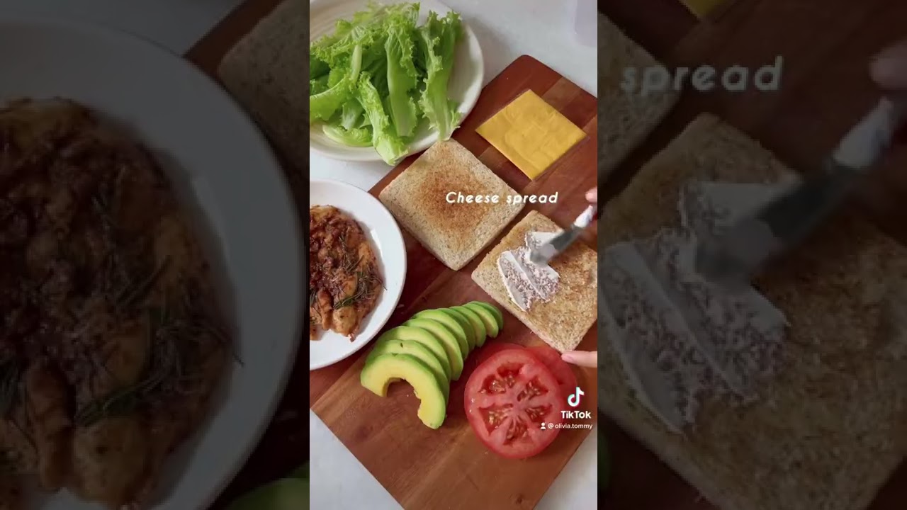 CHICKEN AVO SANDWICH