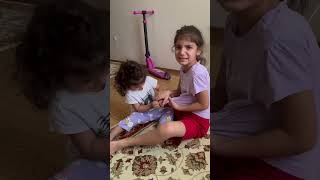 Ada Asyayla Kavga Ediyor