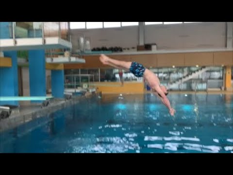 Backward dive02- Physical education