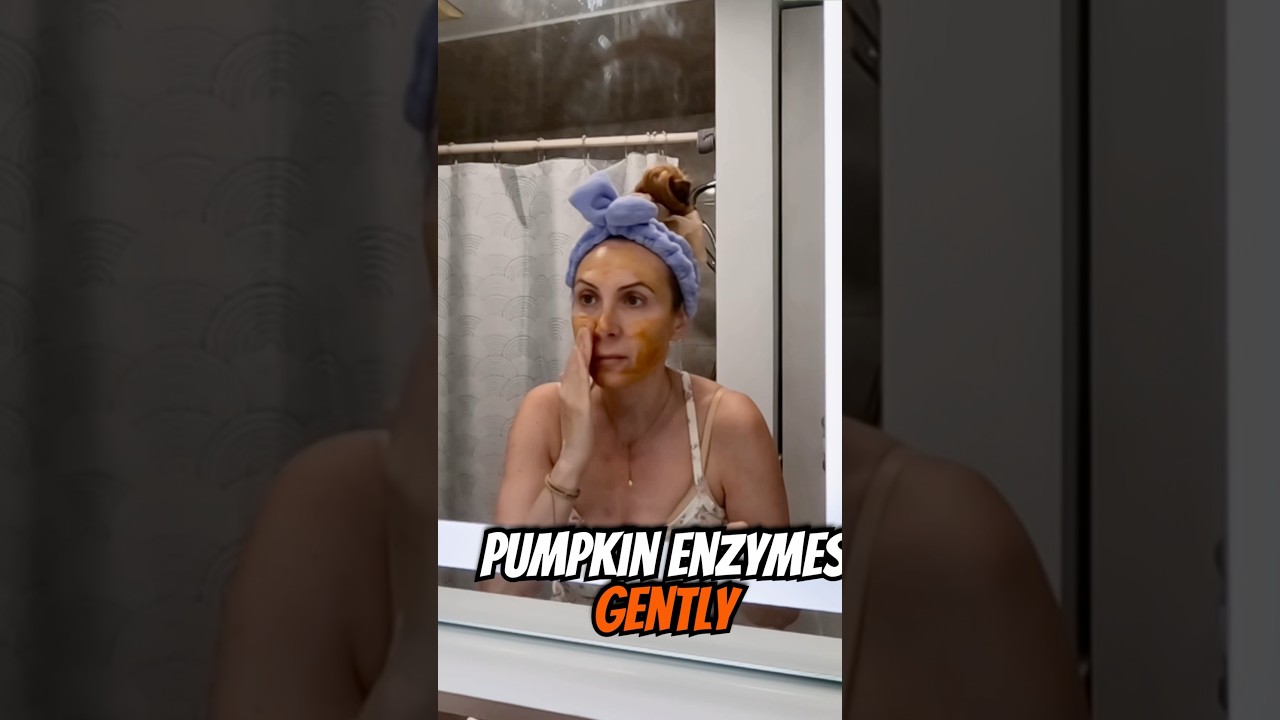 This Pumpkin Mask combines AHAs & glycolic acid for the smoothest skin 🎃✨ 