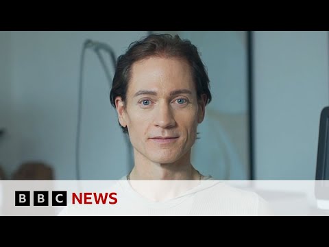 The US tech millionaire trying to reverse his age - BBC News