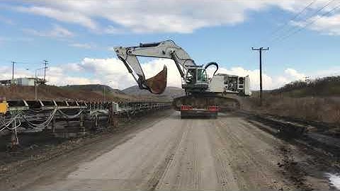 Crazy Liebherr 984 Excavator Transport By Side
