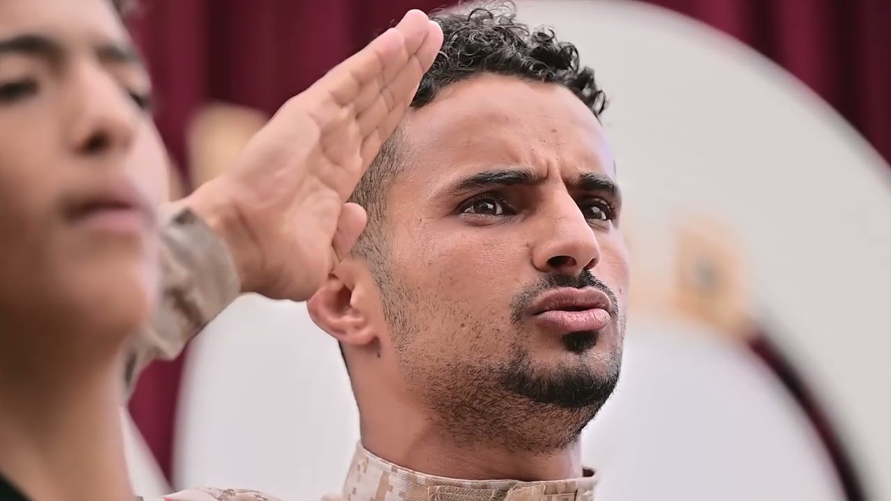 عرض كشفي لطلاب الصفوف العليا .