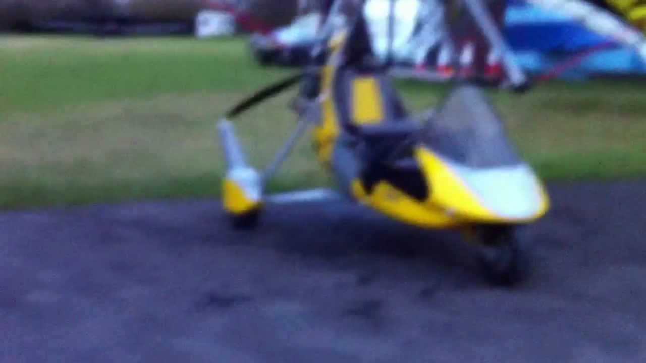 SKYBEACON AIRCRAFT STROBES ON A TANARG MICROLIGHT