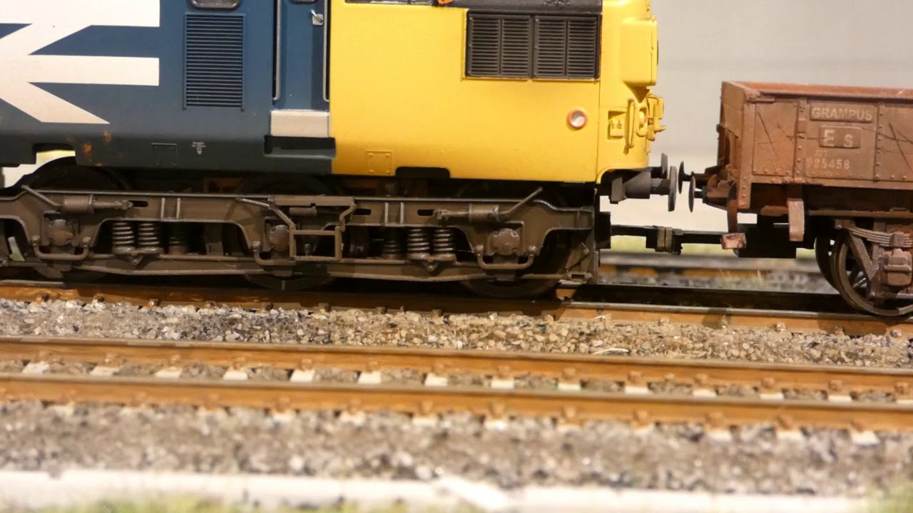 Hunt couplings VS GLR Magnem couplings OO gauge