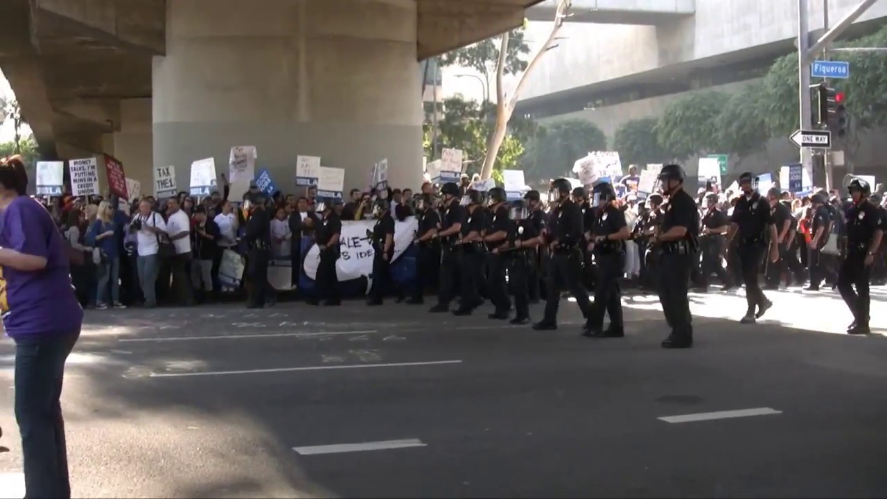 Over 20 are arrested at Occupy LA - November 17th, 2011