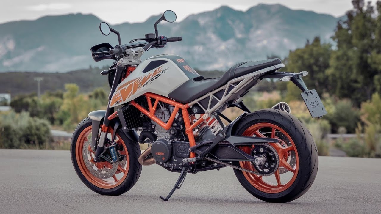 KTM 125 Duke Review: The Ultimate Entry-Level Naked Bike!