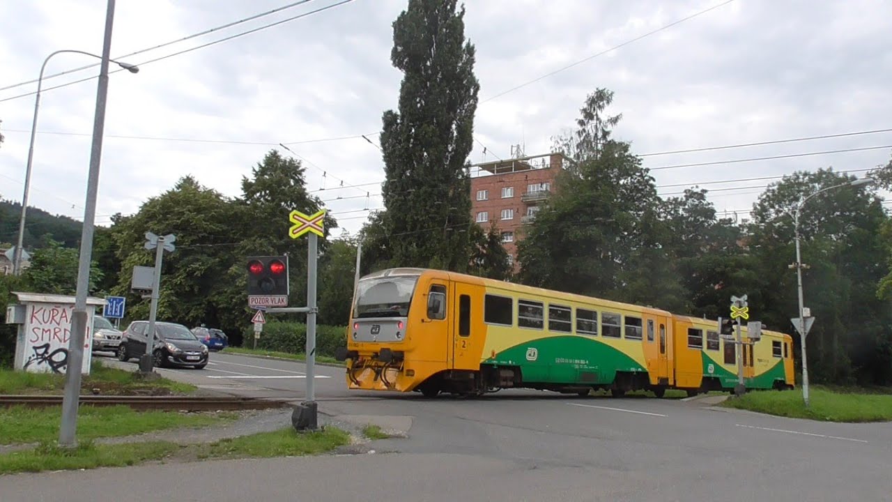 Železniční přejezd (AŽD 71) Zlín-Podvesná #1 - 27.6.2020