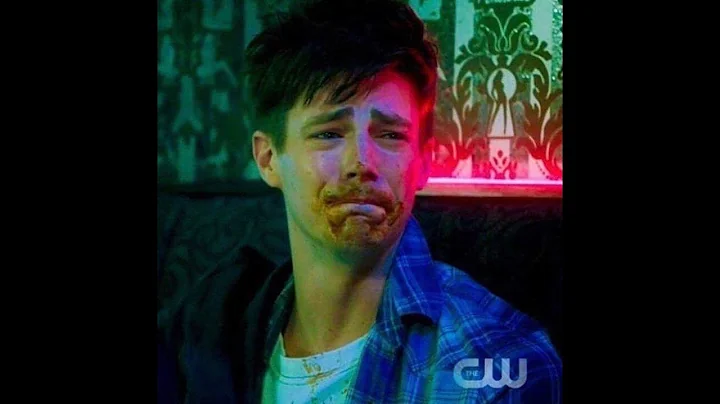 Arrowverse characters get drunk (Flash, Supergirl,...