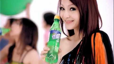 張韶涵 Angela Zhang - 搖擺頭 (官方版MV) - 天天要聞