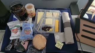 United Airlines\/Express (SkyWest) E175 First Class Lunch MSP to IAH