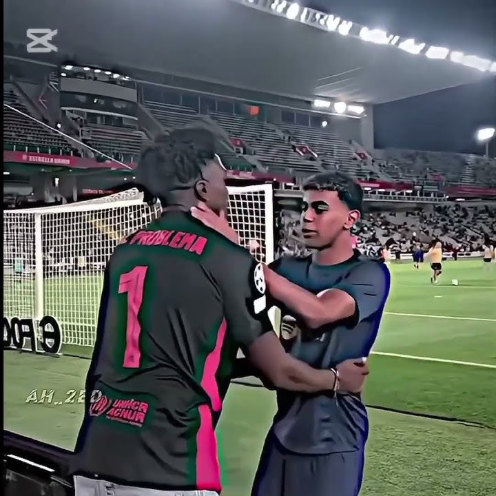 تواضع لامين يامال مع المشجع❤️ #lamineyamal #yamal #fcbarcelona #لامين_يامال #يامال #برشلونة #said_sa