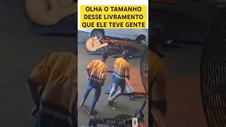 OLHA O QUE TINHA NA RODA DO CARRO GENTE