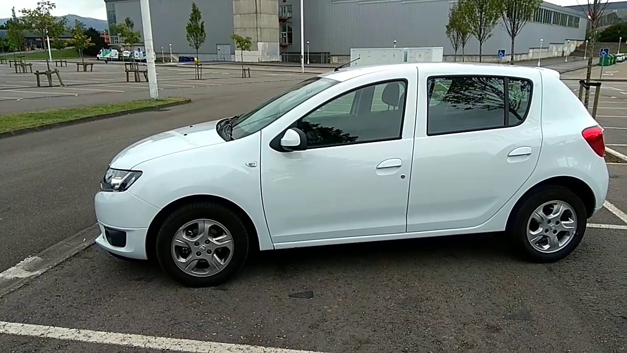 ¿Por qué es barato un Dacia Sandero?( VOL I ) - YouTube