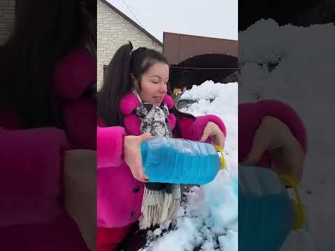 Незамерзайка топит снег … Отлично ❄️#автосалоны #юмор #прикол #юмор #прикол #топ