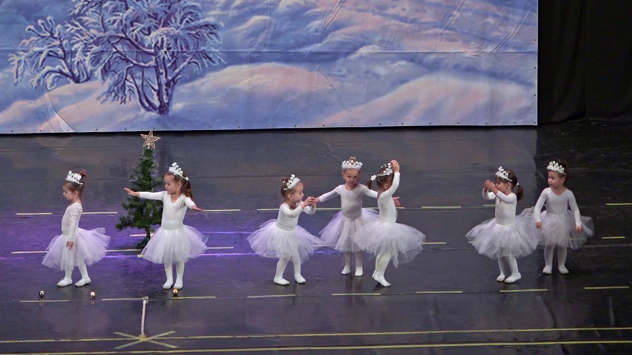 танец лебедя детский. танец лебедя детский. танец маленьких лебедей мальчики. танец лебедя детский. танец лебединое озеро.