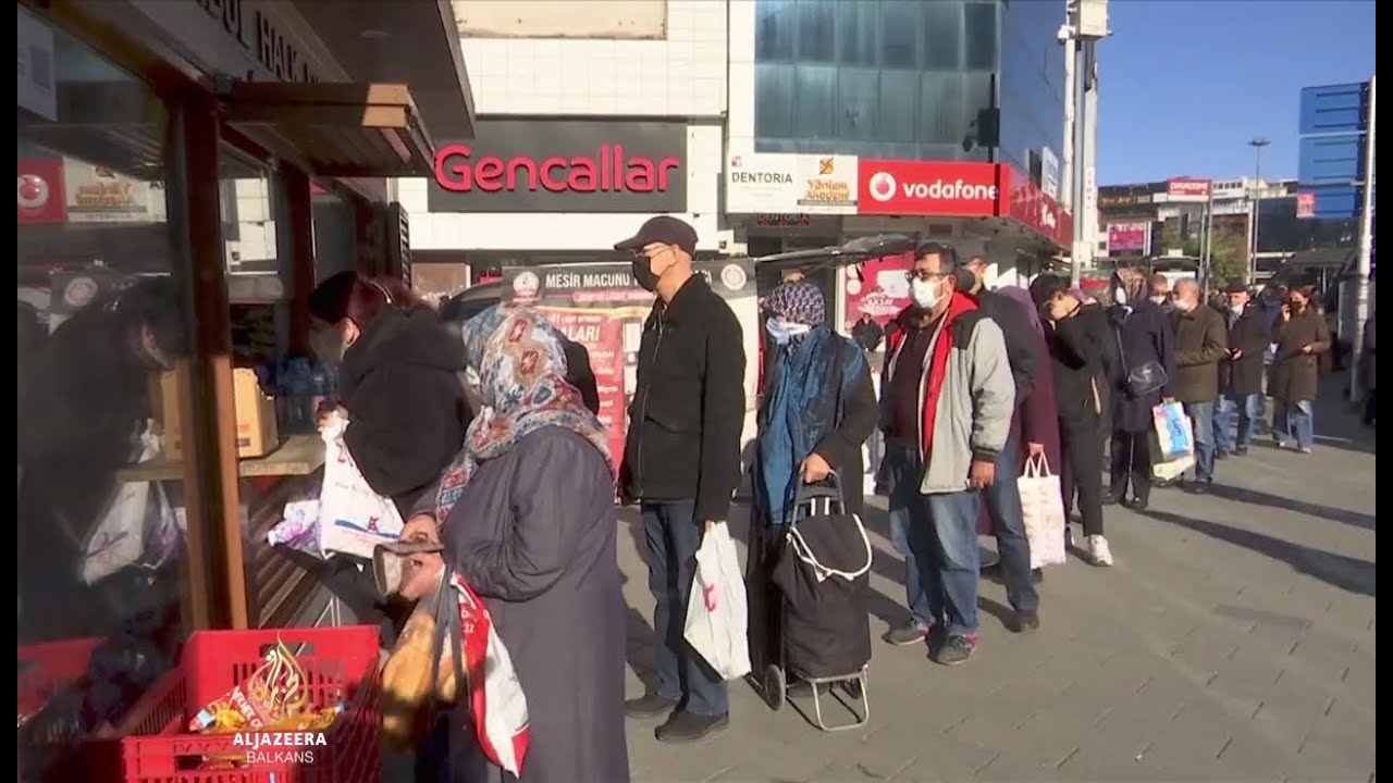 تركيا: انخفاض قيمة الليرة يثير قلق المواطنين، والتضخم يصل إلى 20 بالمئة