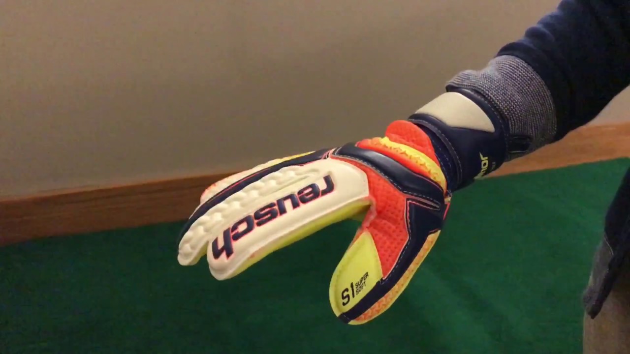 **GOALIE GLOVE TEST** Reusch Serathor S1 Roll Finger Junior Goalkeeper Gloves - YouTube