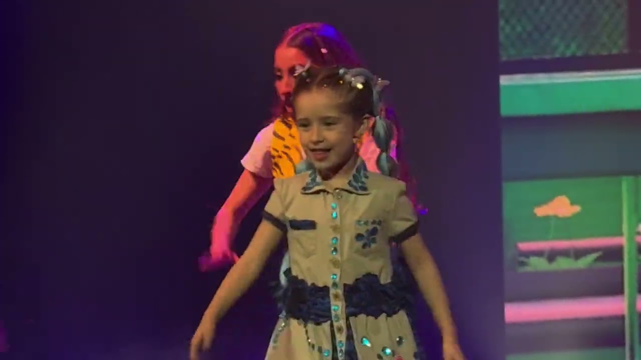 Lara Campos, Los Meñiques de la Casa y Sarita Bebé en el Metropolitan