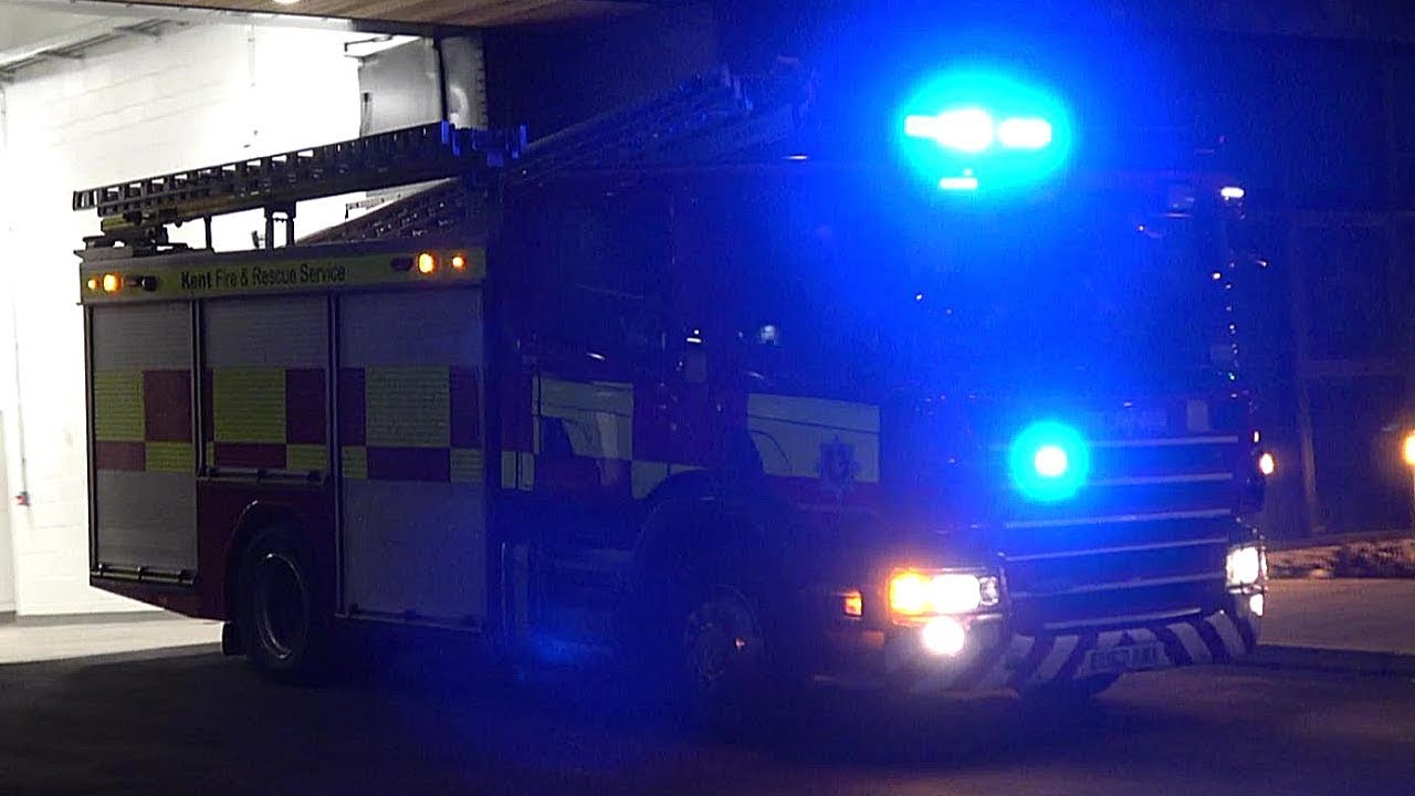 Uk Fire Engine Responding Station Turnout Siren Lights سلطنة عمان Vlipa Lv Uk Fire Engine Responding Station, Blue Lights Fire Truck