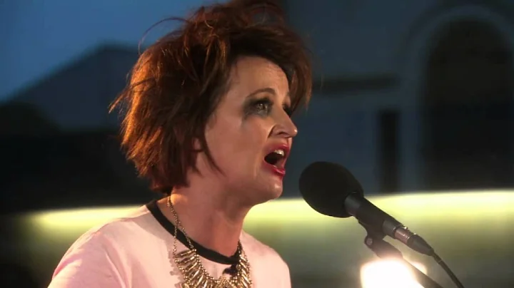 Teresa Livingstone sings 'Nice Ladies'