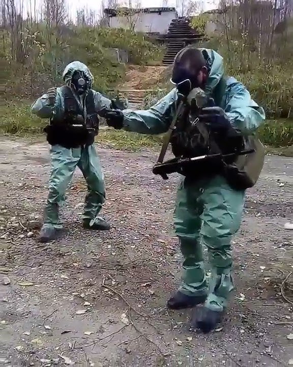 Russian Troops 'Oppa, Oppa'
