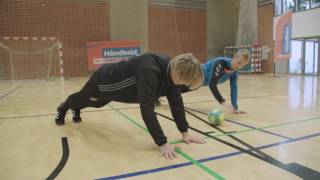 melodisk Hæderlig sammentrækning DGI Trænerguiden Håndbold - Målmandstræning - Kropsstammeøvelser med bold -  YouTube