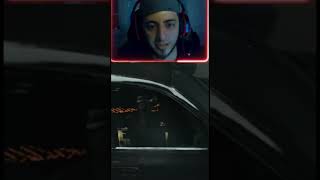 me contesta un npc? #timing #npc #residentevil #re9requiem #respuestadedios #reflejo #automóvil