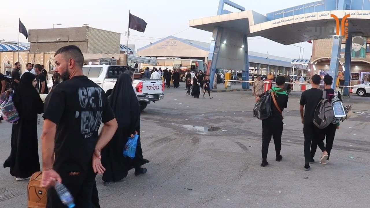 زوار الأربعين يتوافدون عبر كراج البصرة .. وشكاوى السائقين من نقص الوقود ومخاطر السرعة #المربد