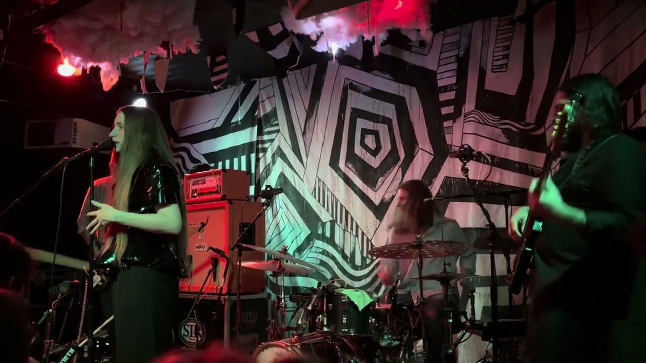 Dry Cleaning “HIT MY HEAD ALL DAY" LIVE @ Cactus Club / Milwaukee, WI September 28, 2025