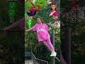 🐱¡Spider-Man contra Barbie! #reto #gracioso #chico #spiderman