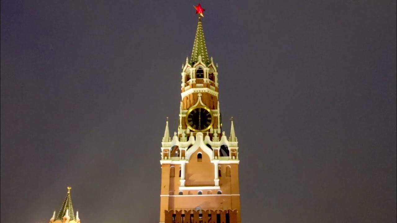 Красная площадь кремль спасская башня. Часы на спасской башне. Колокола спасской башни московского кремля. Кремлевские куранты часы на спасской башне. Спасская башня московского кремля.