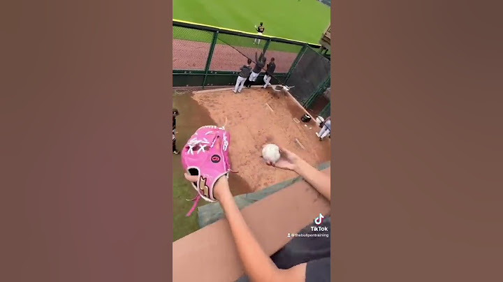 This is the Best Hack for getting Baseballs from Players at a MLB Game | Got 6 Balls this Day
