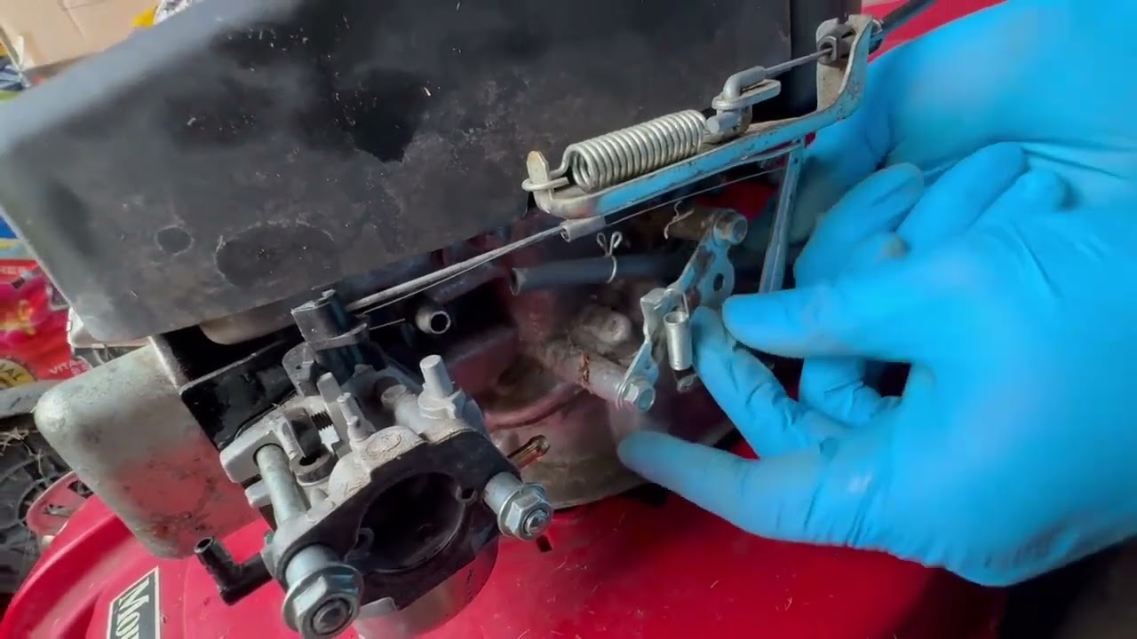 Easy fix - changing a leaking fuel pipe on Mountfield mower rs100 