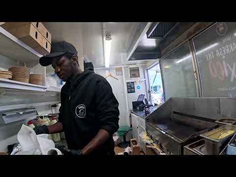 I asked a guy if i go to his Food truck Mexican Food Truck in Sweden Part 2 , STREET FOOD REVIEW 🍕🥤🍟