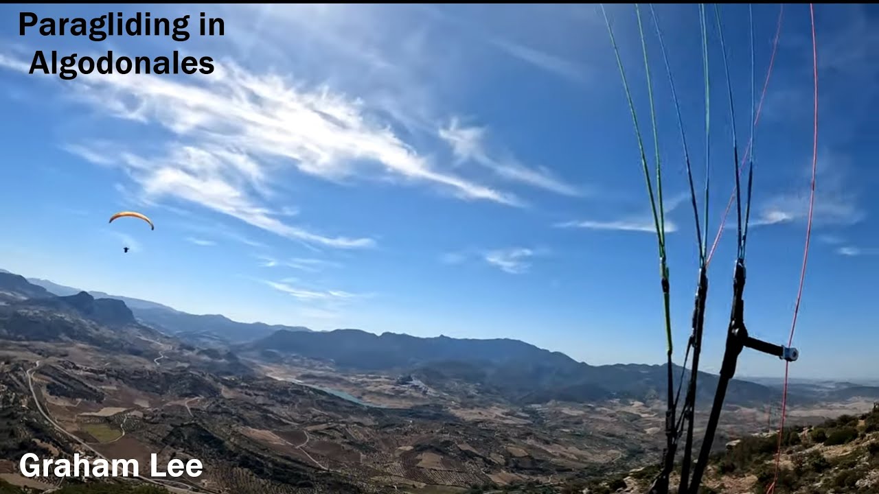 Graham Lee Paragliding in Algo 