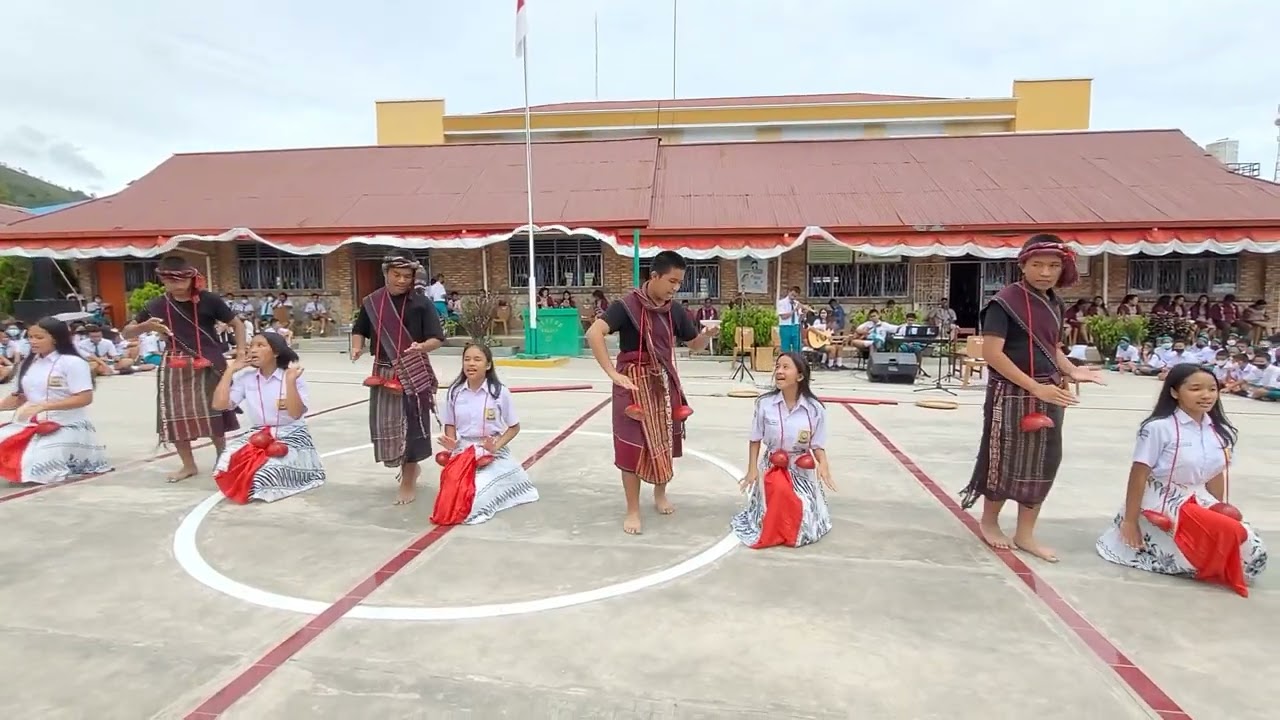 Tortor Panomunomuon Siswa SMP Budhi Dharma Balige Persiapan penyambutan Meripes 
