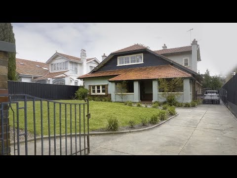 Marshall White: 8 Normandy Road, Elwood