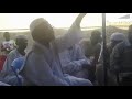 مواطن يسخر من حكومة الكيزان بقصيدة داخل صيوان مناسبة 