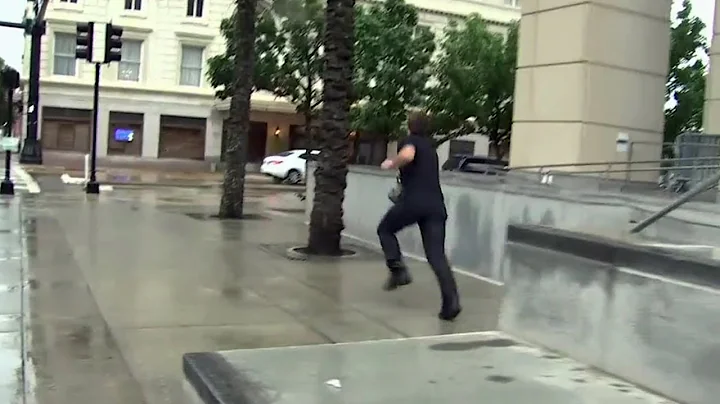 Accused Capitol rioter Joshua Doolin runs away fro...