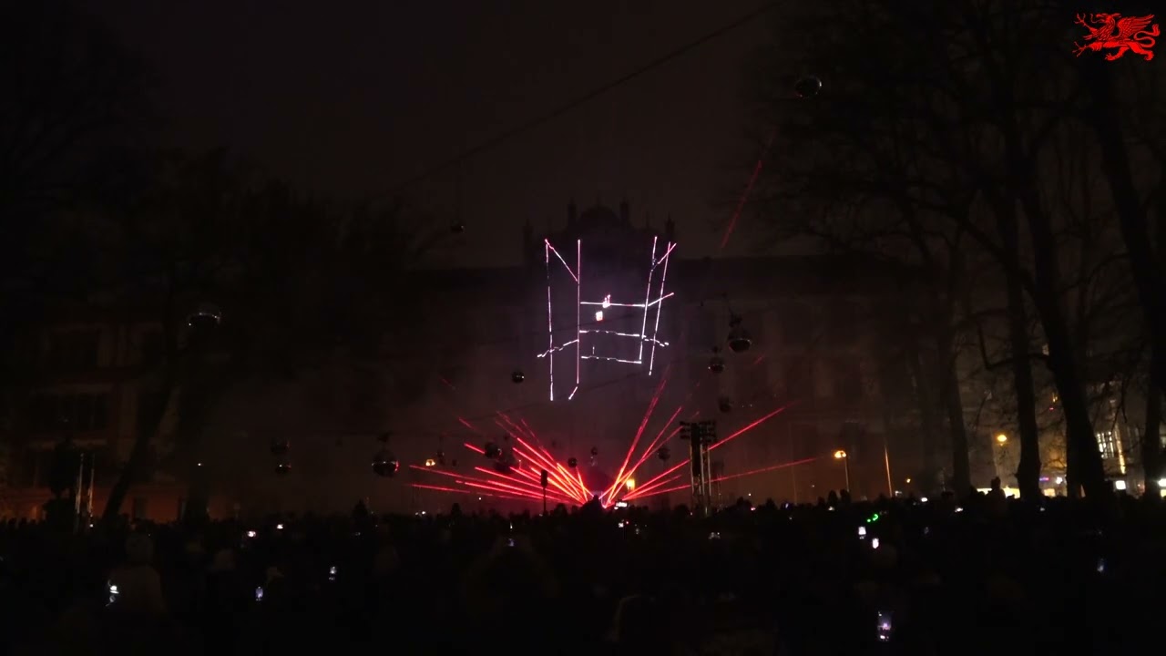 08.11.2025 Rostock mit der Lasershow ist die Rostocker Lichtwoche beendet.