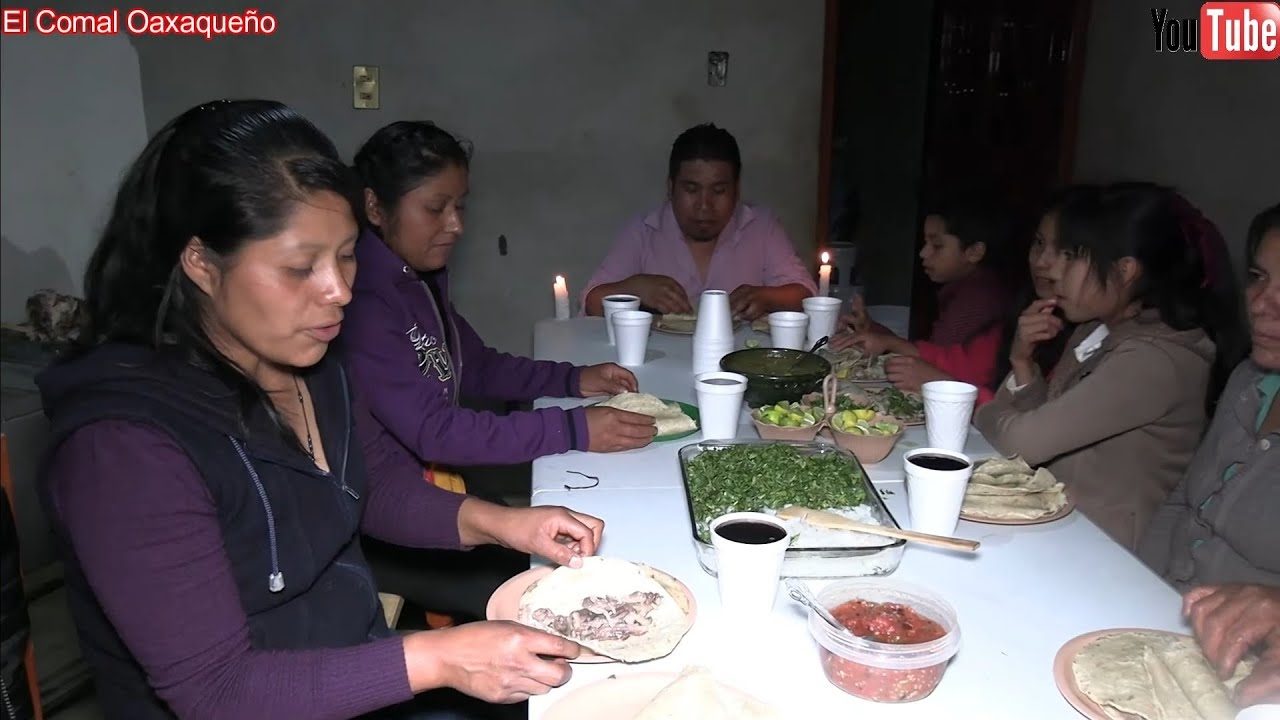Nos cayó la lluvia en el campo.....Feliz día a todas las mamás del mundo. Dios las bendiga.
