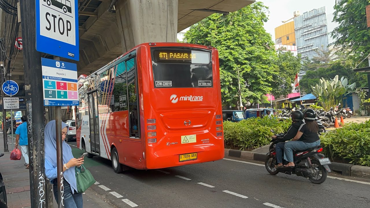 Dari pasar minggu ke pesanggrahan naik bus mini trans TransJakarta 6T dan 1C