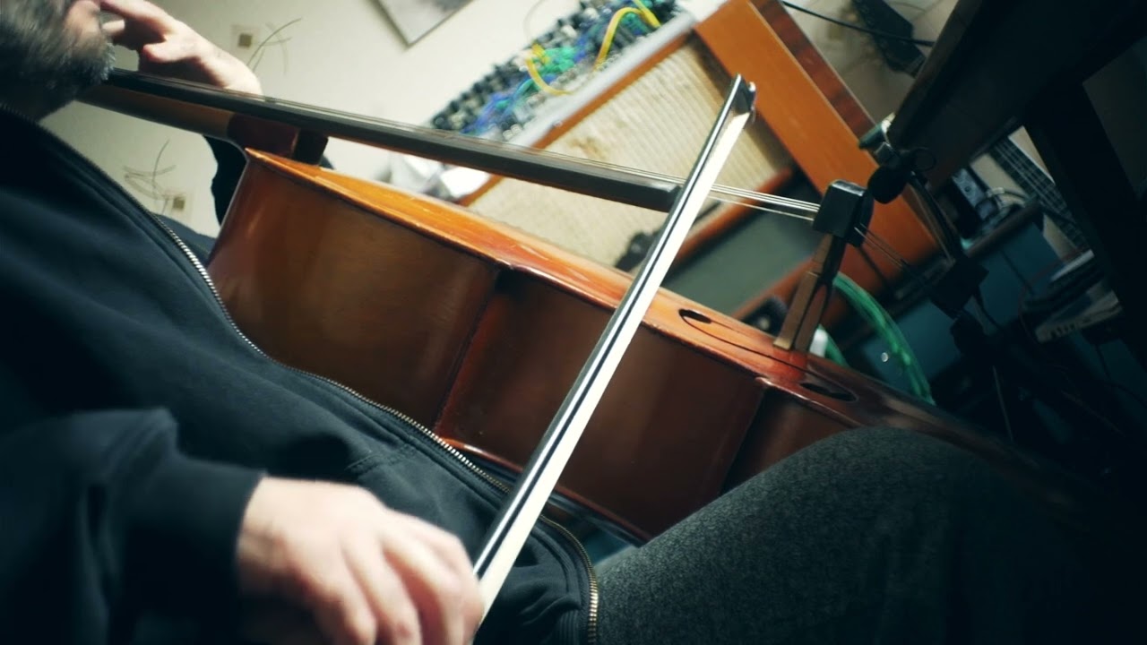 Signalling into the Void (acoustic cello improvisation)